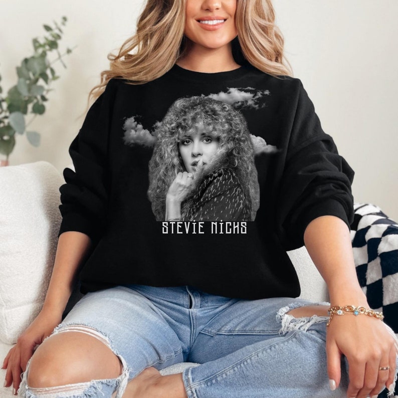 Don’T Be A Lady Be A Legend Stevie Nicks Sweatshirt Stevie Nicks Sweatshirt