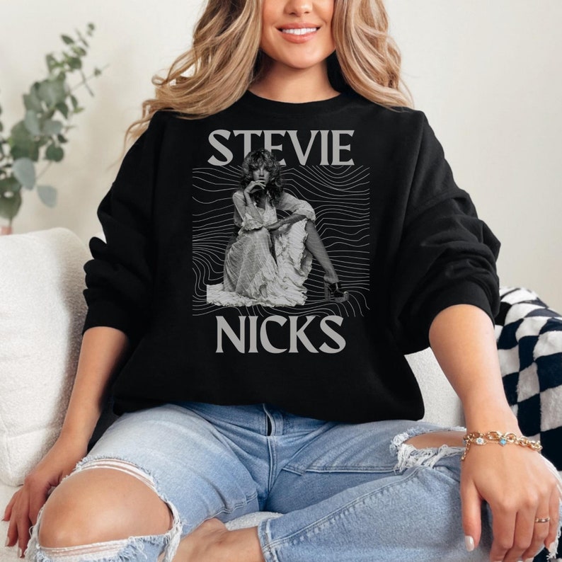 Don’T Be A Lady Be A Legend Stevie Nicks Sweatshirt Stevie Nicks Sweatshirt