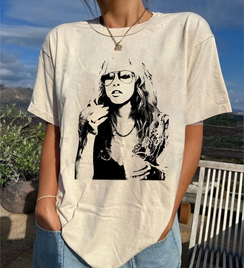 Vintage Stevie Nicks Shirt Graphic Stevie Nicks Don’T Be A Lady Be A Legend Shirt