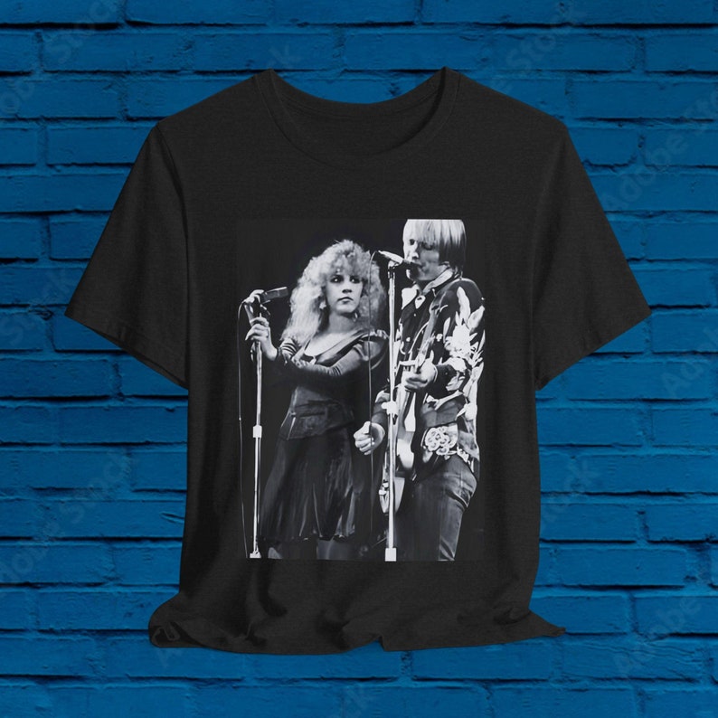 Stevie Nicks New Stared A Hole Through T0M P– She’S At It Again! Shirt